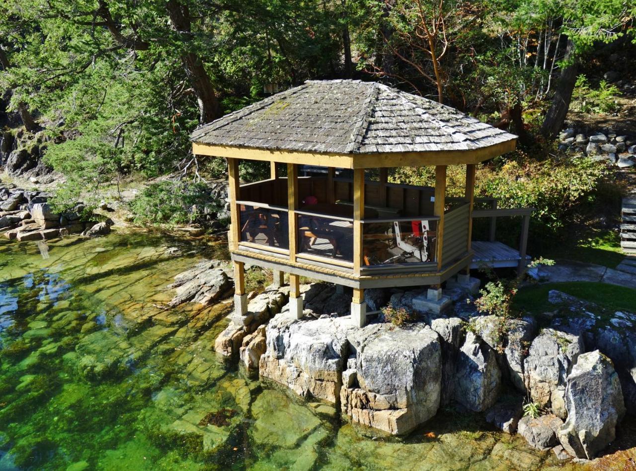 Pender Harbour Resort&Marina Garden Bay Exterior foto